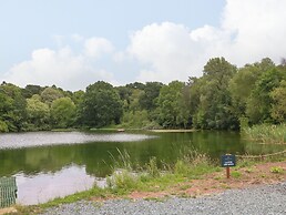 Lakeside Lodge