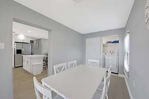 Lake House 1 in Davie