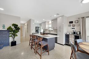 Seahorse Villa 3 in Oakland Park