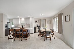 Seahorse Villa 3 in Oakland Park