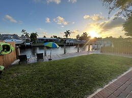 Sunny Waterside B in Dania Beach