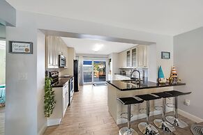 Sunny Waterside B in Dania Beach