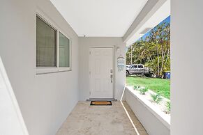 Sunny Waterside B in Dania Beach