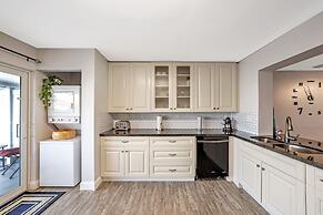 Sunny Waterside B in Dania Beach