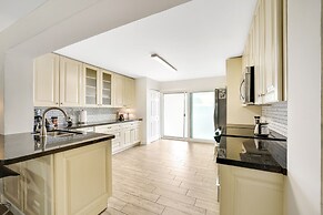 Sunny Waterside A in Dania Beach