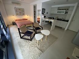 Deaf Twins 2B Botanico Super Calido