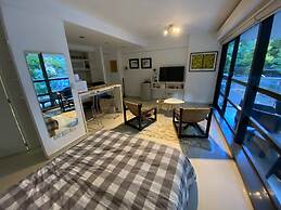 Deaf Twins 2B Botanico Super Calido