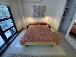 Deaf Twins 2B Botanico Super Calido