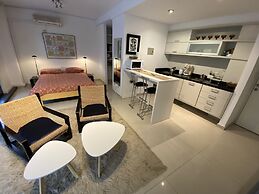 Deaf Twins 2B Botanico Super Calido