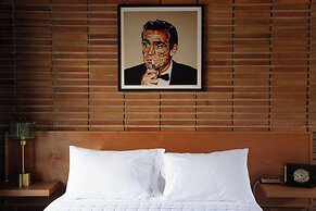 The Sierra Motel