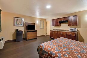 Rodeway Inn & Suites East