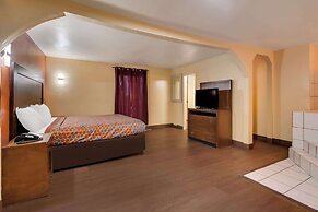 Rodeway Inn & Suites East