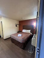 Rodeway Inn & Suites East