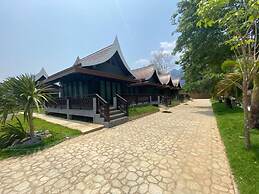 Xaymone Riverside Resort and Restaurant