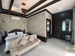 Xaymone Riverside Resort and Restaurant