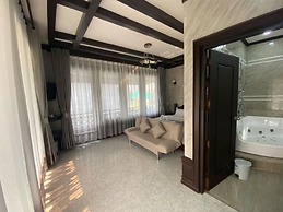 Xaymone Riverside Resort and Restaurant