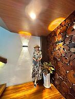 Xaymone Riverside Resort and Restaurant