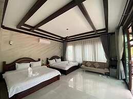 Xaymone Riverside Resort and Restaurant