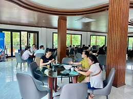 Xaymone Riverside Resort and Restaurant