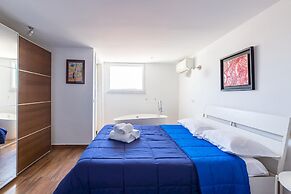 Viewsuvio Terrace at Historical Center