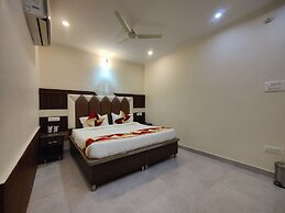 Hotel Mandi Heights - Bar, Fine Dining & Banquet Hall