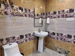 Hotel Mandi Heights - Bar, Fine Dining & Banquet Hall