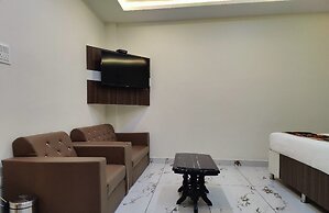 Hotel Mandi Heights - Bar, Fine Dining & Banquet Hall