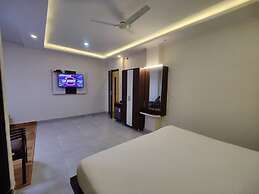 Hotel Mandi Heights - Bar, Fine Dining & Banquet Hall