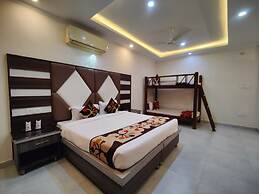 Hotel Mandi Heights - Bar, Fine Dining & Banquet Hall