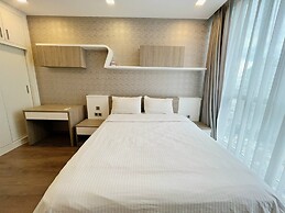 Luxury Landmark - Linh's Apartment