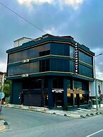 Skymoon Airport Hotel