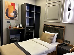 Skymoon Airport Hotel