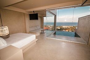 Mani Luxury Suites