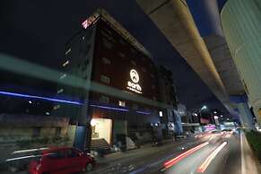 Earth Hotels
