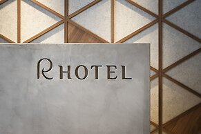 R Hotel Namba South