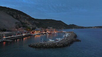 Assos Troy Port Hotel