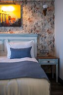 Assos Troy Port Hotel