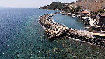Assos Troy Port Hotel
