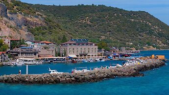Assos Troy Port Hotel