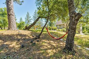 The Red House - Near Golf, Beaches & Communal Pool by Yosemite Region 