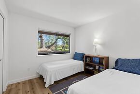 The Red House - Near Golf, Beaches & Communal Pool by Yosemite Region 