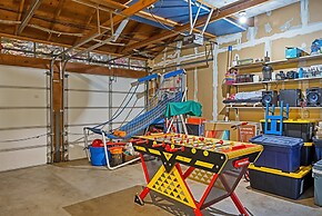 The Red House - Near Golf, Beaches & Communal Pool by Yosemite Region 