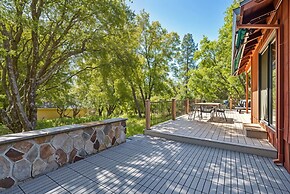 The Red House - Near Golf, Beaches & Communal Pool by Yosemite Region 