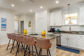 Lemon Breeze - 2521 Bienville 5 Bedroom Home by RedAwning