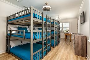 Lemon Breeze - 2521 Bienville 5 Bedroom Home by RedAwning