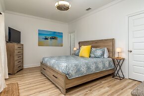 Lemon Breeze - 2521 Bienville 5 Bedroom Home by RedAwning