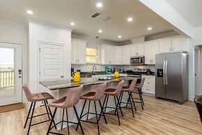 Lemon Breeze - 2521 Bienville 5 Bedroom Home by RedAwning