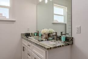 Lemon Breeze - 2521 Bienville 5 Bedroom Home by RedAwning