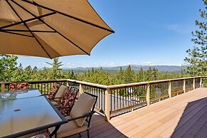 Heavenly Hilltop - 3-Level Home with Game Room by Yosemite Region Reso