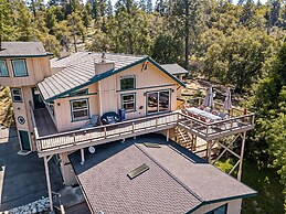 Heavenly Hilltop - 3-Level Home with Game Room by Yosemite Region Reso